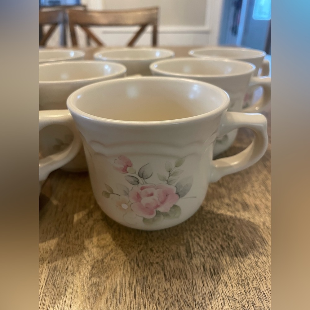Pfaltzgraff set of 8 Rose Tea cups